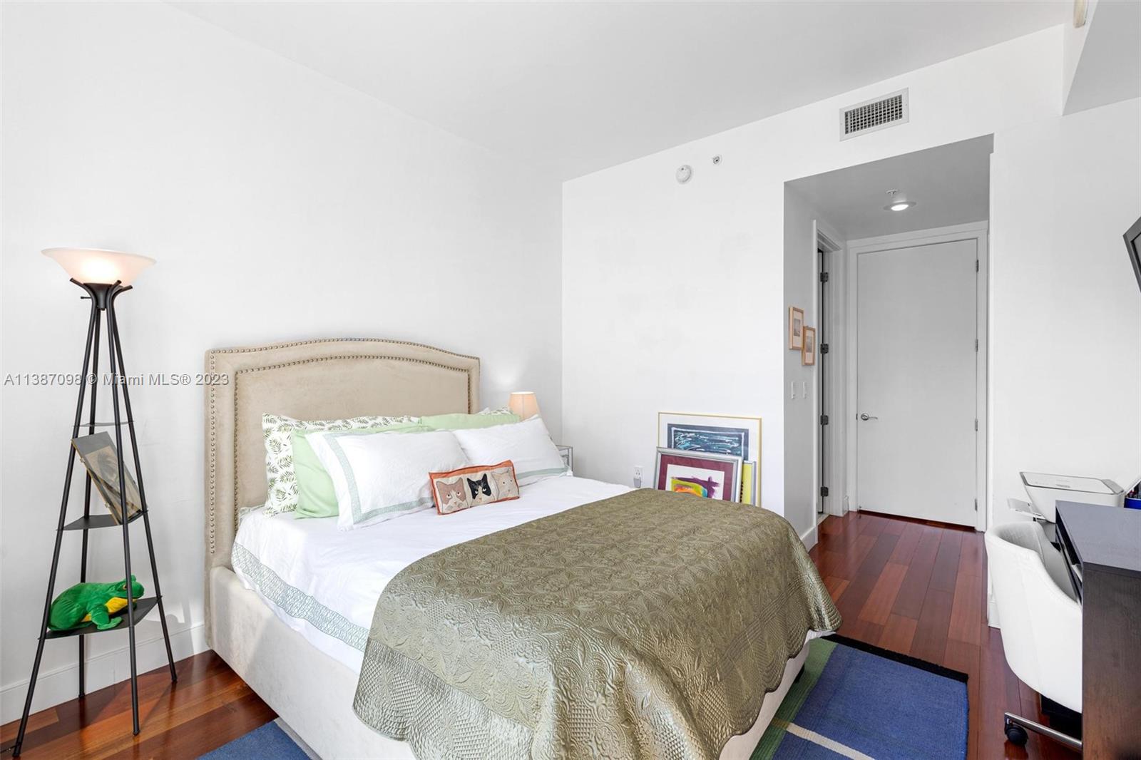 218 SE 14th St #803 Miami, FL 33131