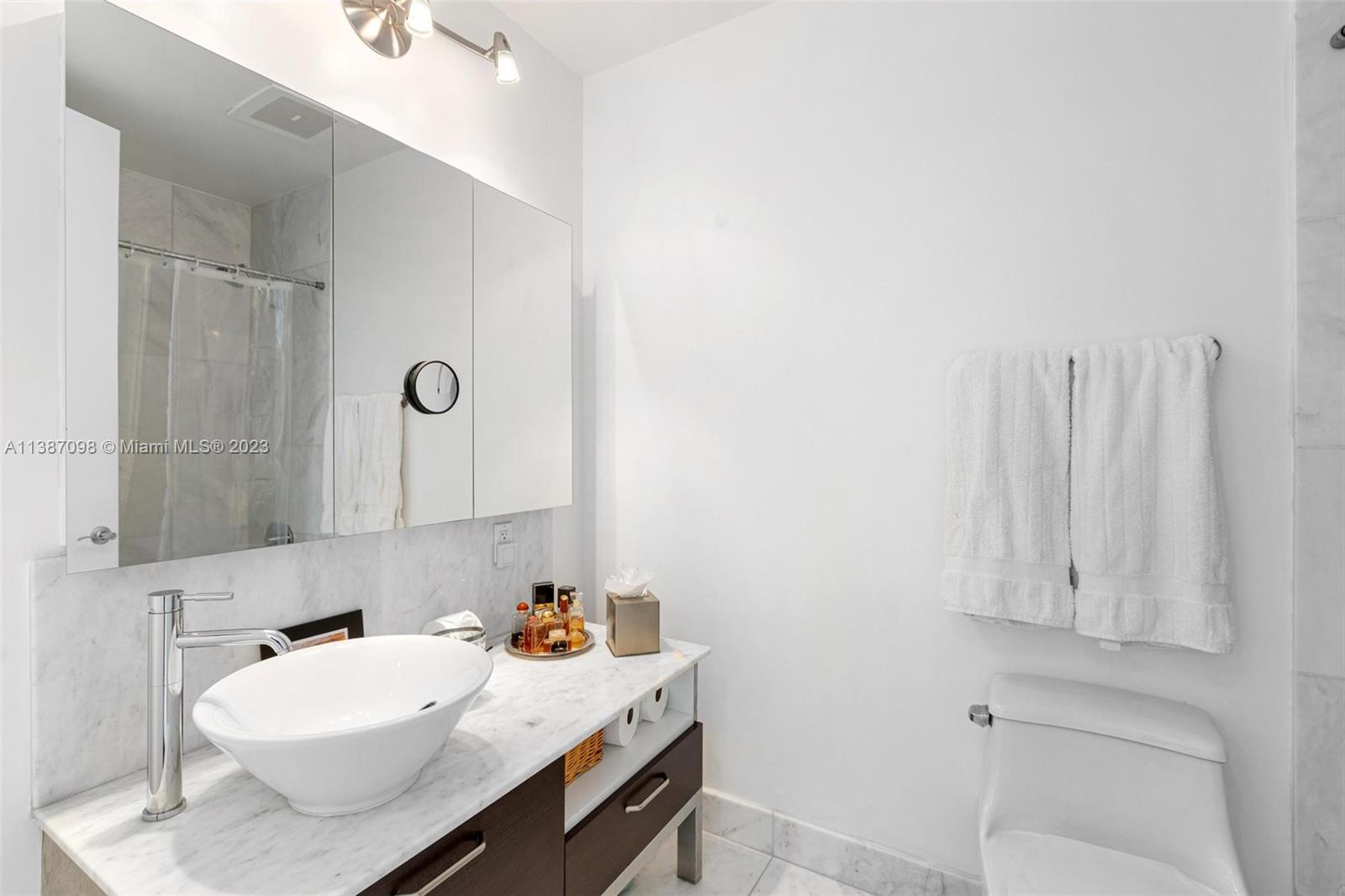 218 SE 14th St #803 Miami, FL 33131