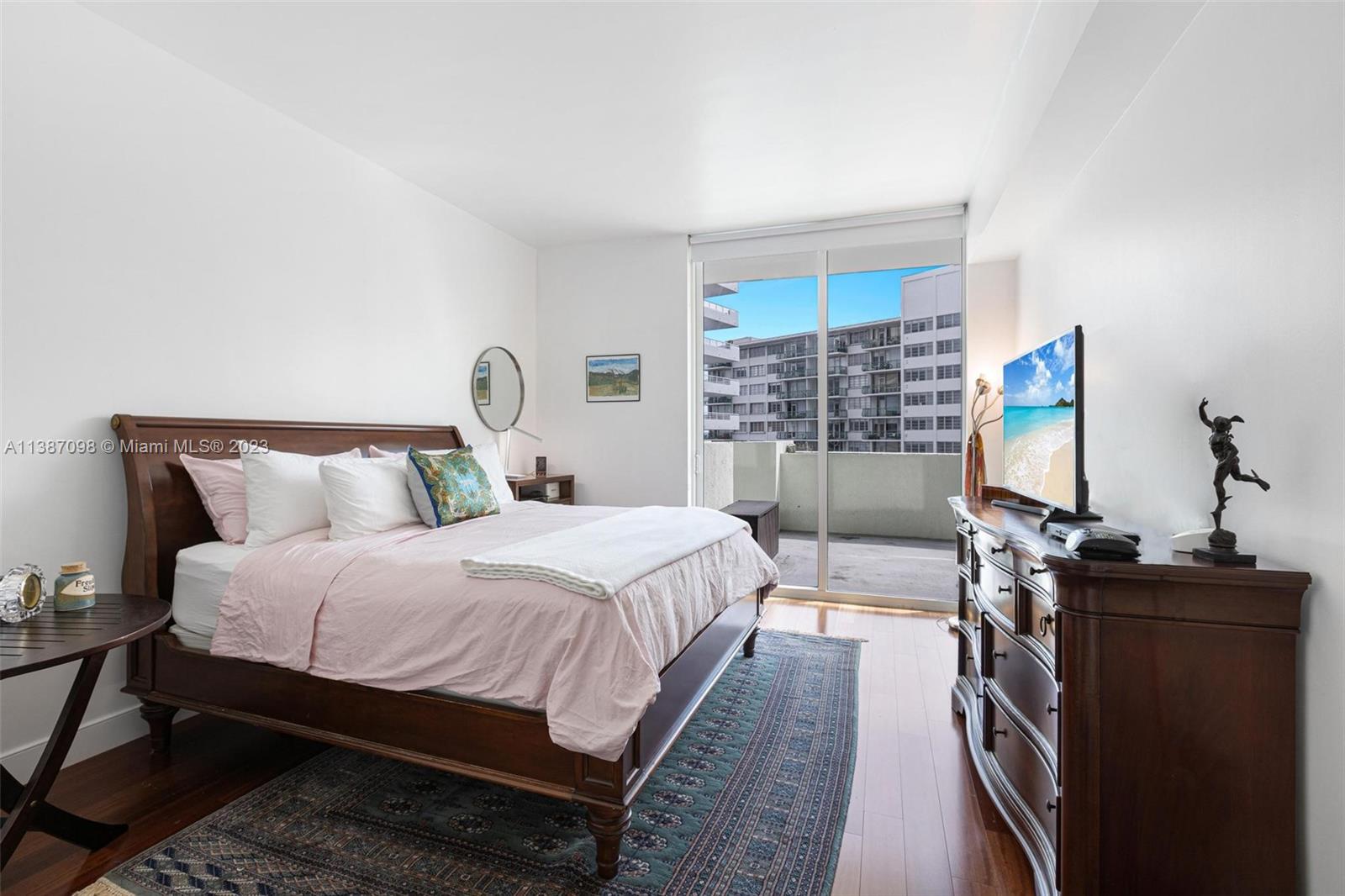 218 SE 14th St #803 Miami, FL 33131