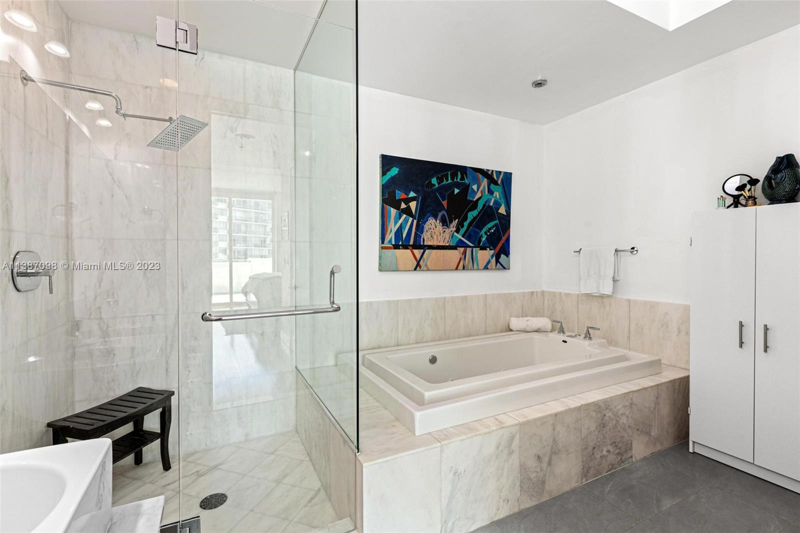 218 SE 14th St #803 Miami, FL 33131