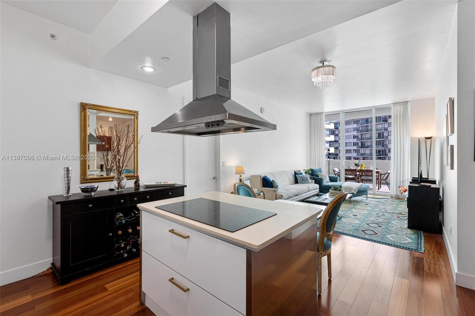 218 SE 14th St #803 Miami, FL 33131