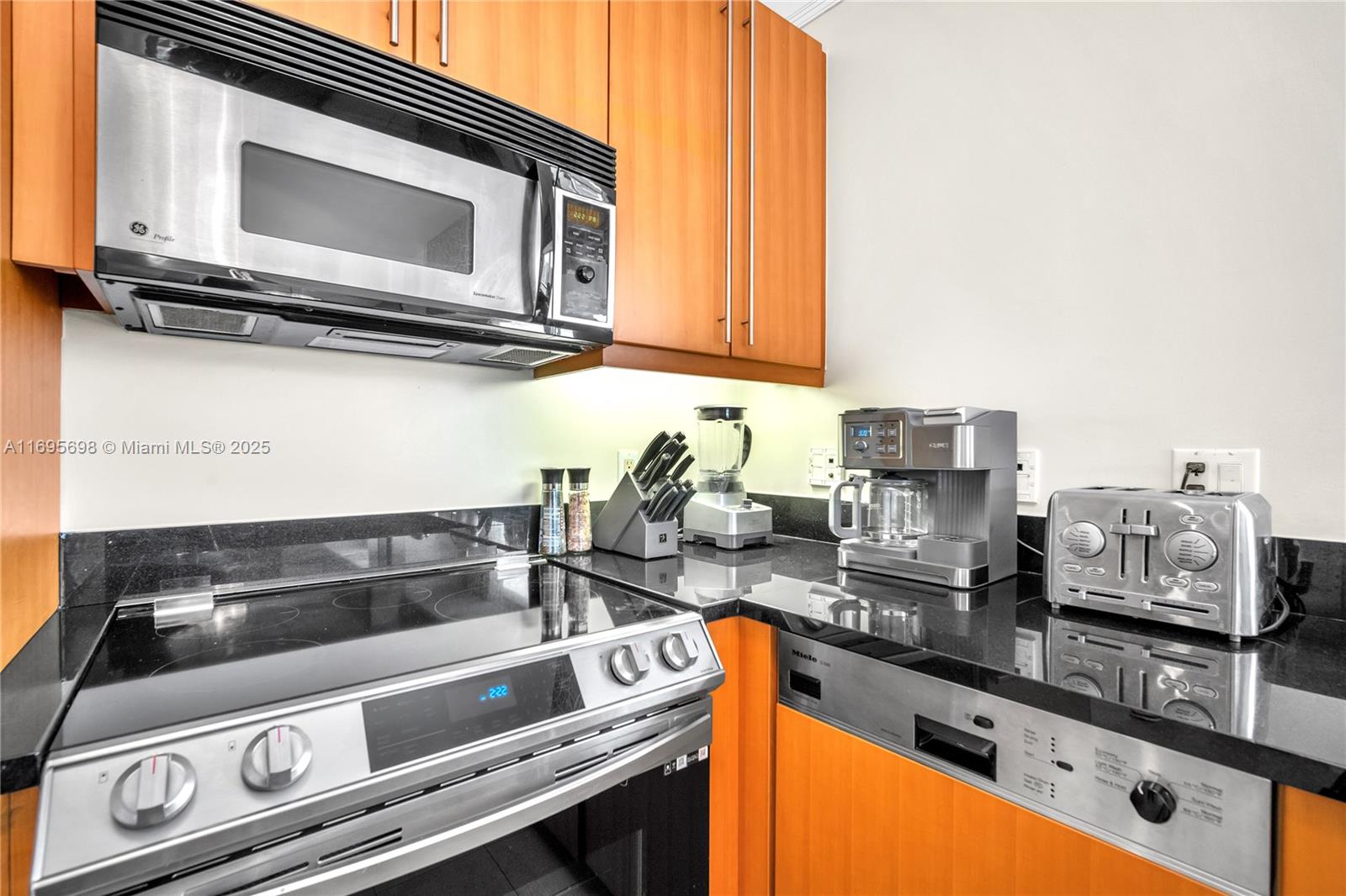 1435 Brickell Ave #3012 Miami, FL 33131