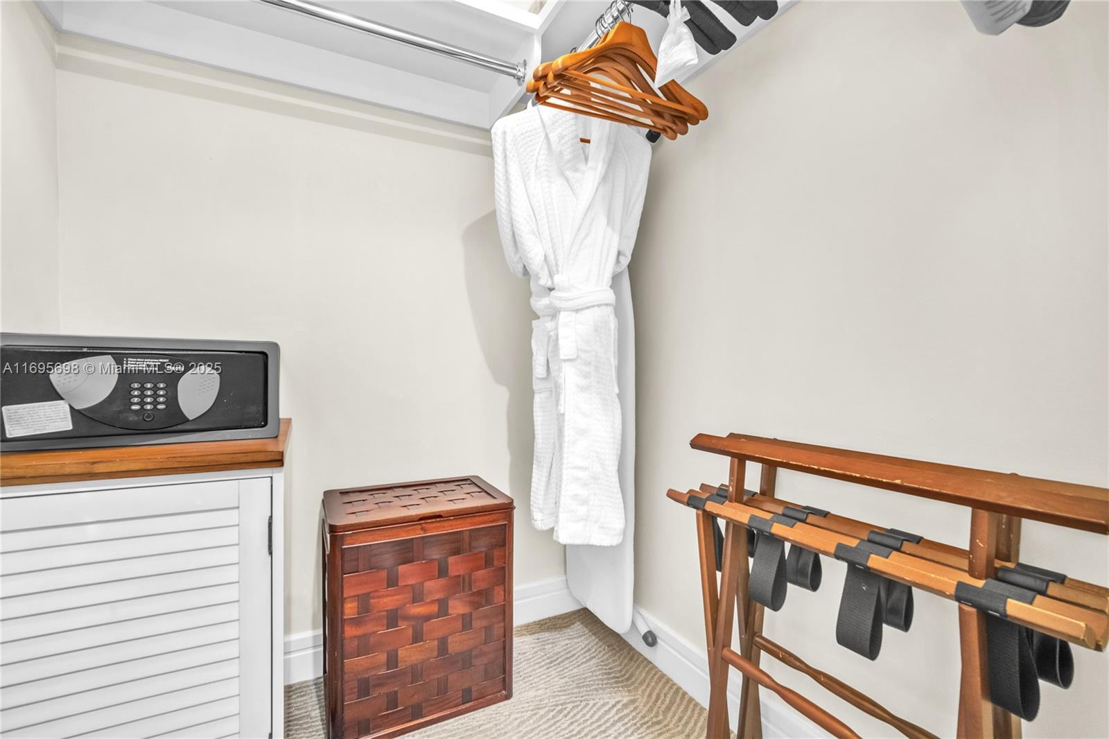 1435 Brickell Ave #3012 Miami, FL 33131