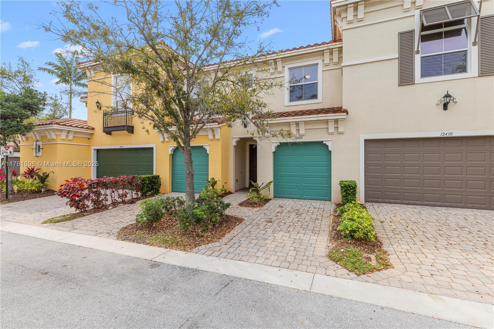 12420 NW 33rd St,Sunrise, FL 33323