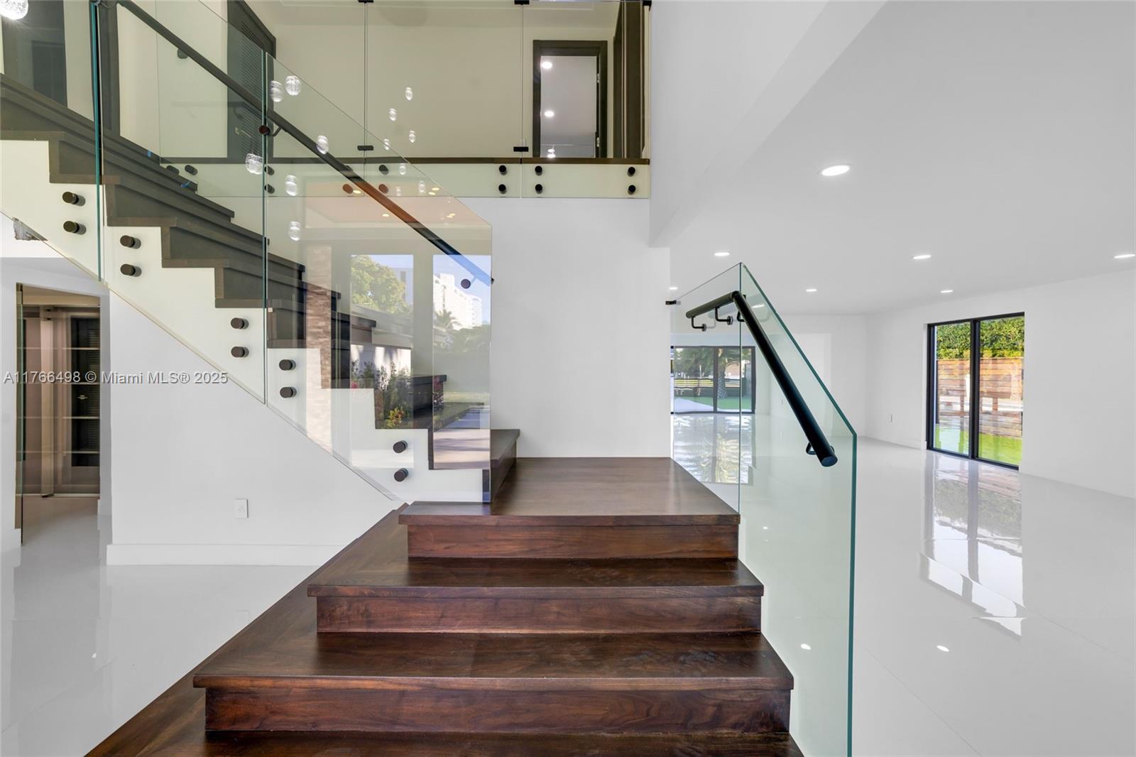 406 Holiday Dr Hallandale Beach, FL 33009 406 Holiday Dr Hallandale Beach, FL 33009