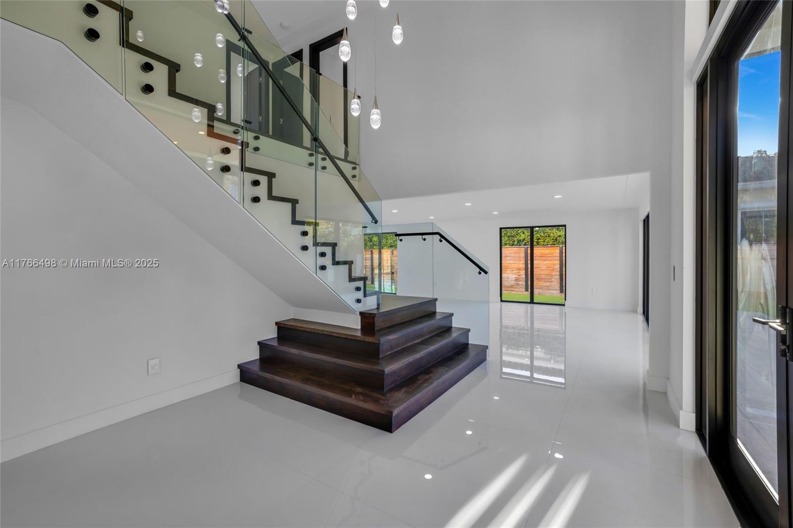 406 Holiday Dr Hallandale Beach, FL 33009 406 Holiday Dr Hallandale Beach, FL 33009