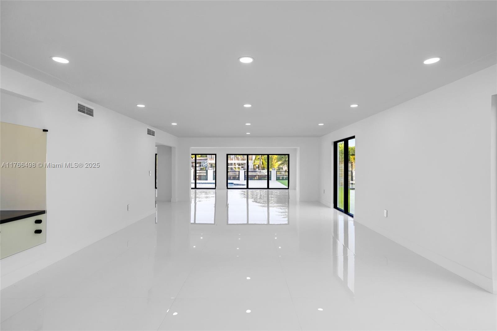 406 Holiday Dr Hallandale Beach, FL 33009 406 Holiday Dr Hallandale Beach, FL 33009