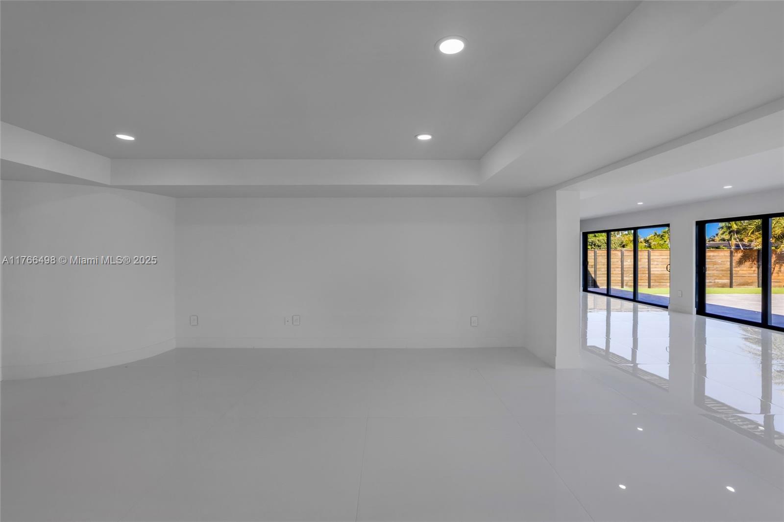 406 Holiday Dr Hallandale Beach, FL 33009 406 Holiday Dr Hallandale Beach, FL 33009