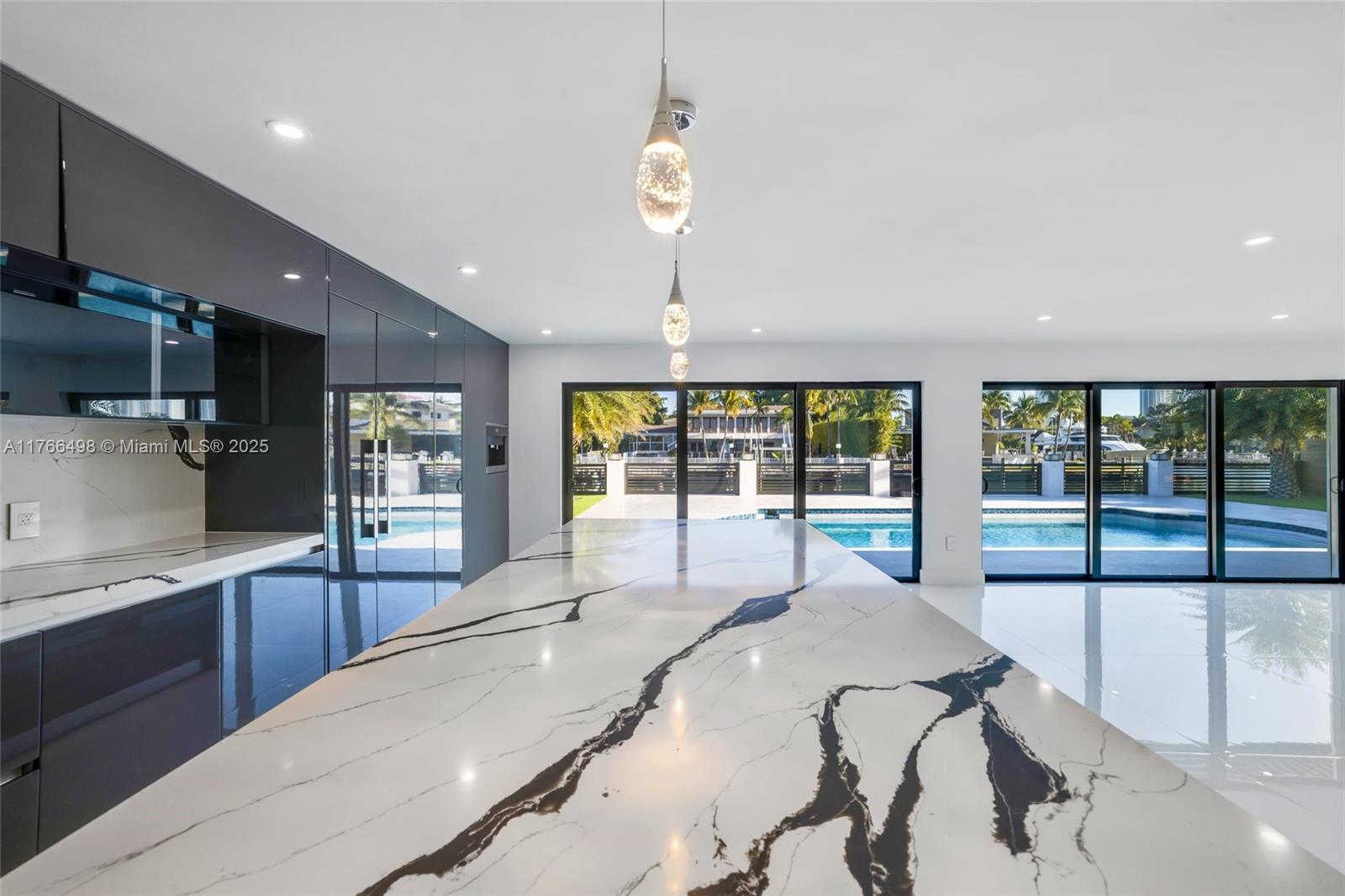 406 Holiday Dr Hallandale Beach, FL 33009 406 Holiday Dr Hallandale Beach, FL 33009