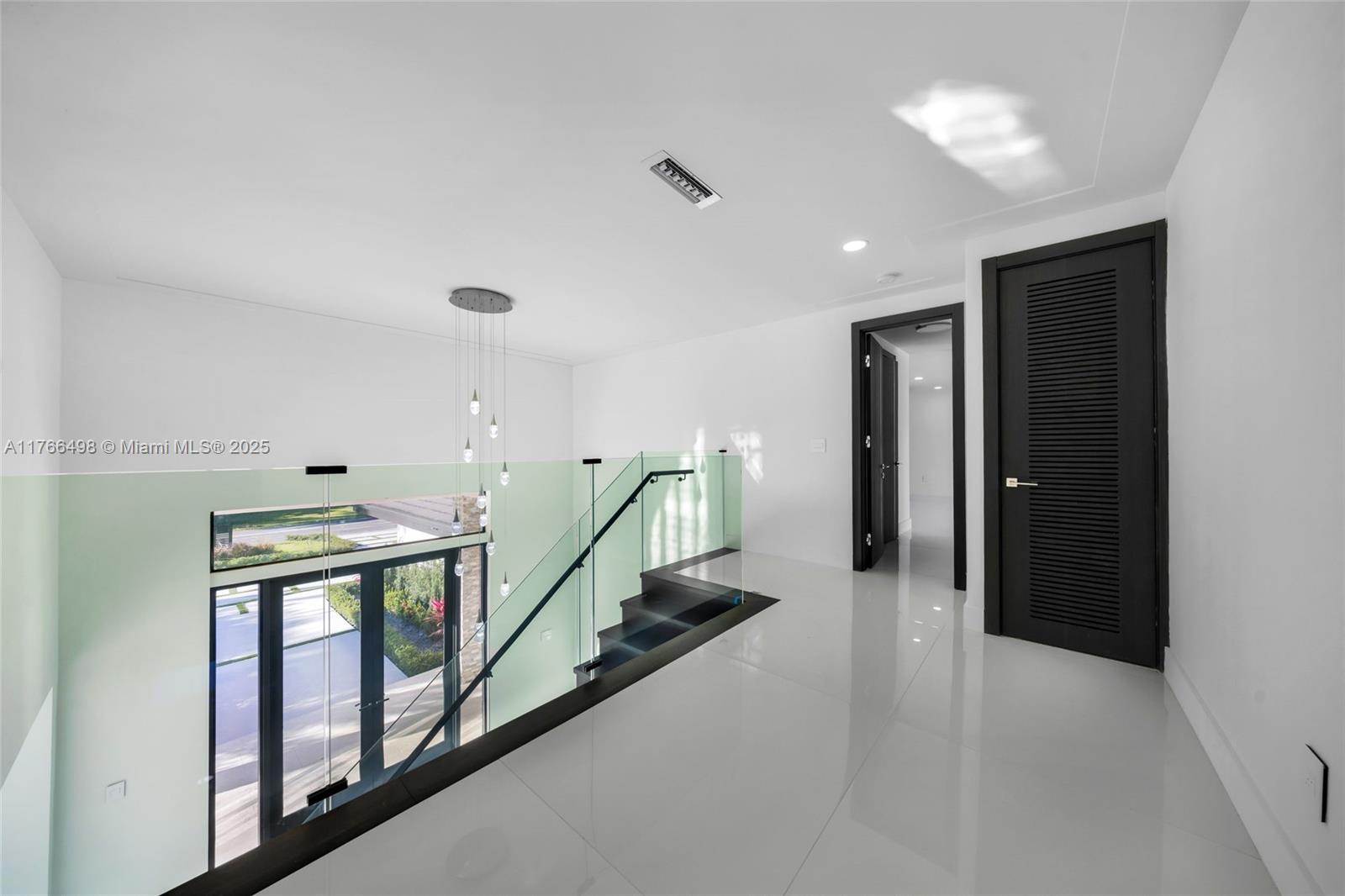 406 Holiday Dr Hallandale Beach, FL 33009 406 Holiday Dr Hallandale Beach, FL 33009