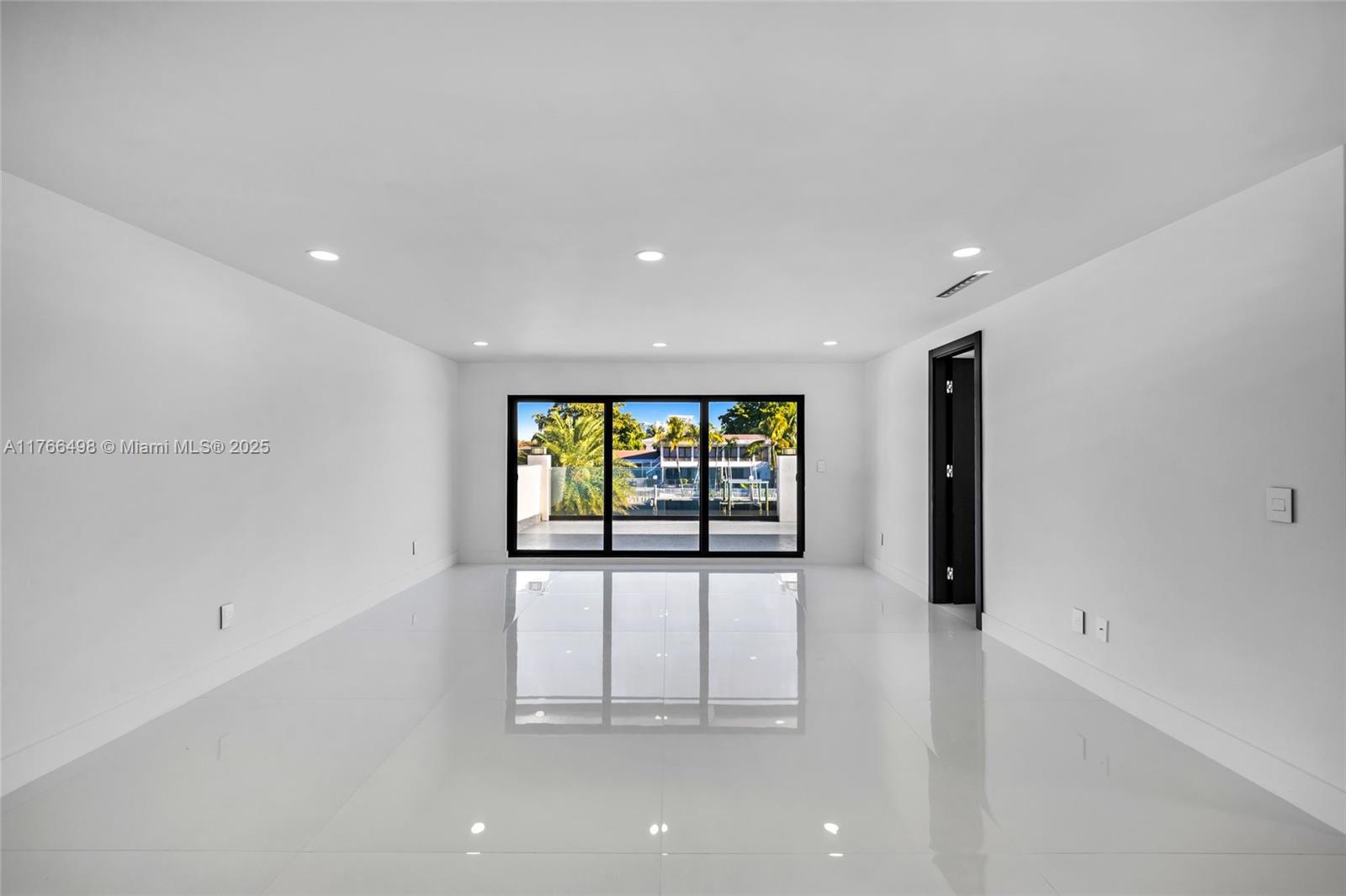 406 Holiday Dr Hallandale Beach, FL 33009 406 Holiday Dr Hallandale Beach, FL 33009