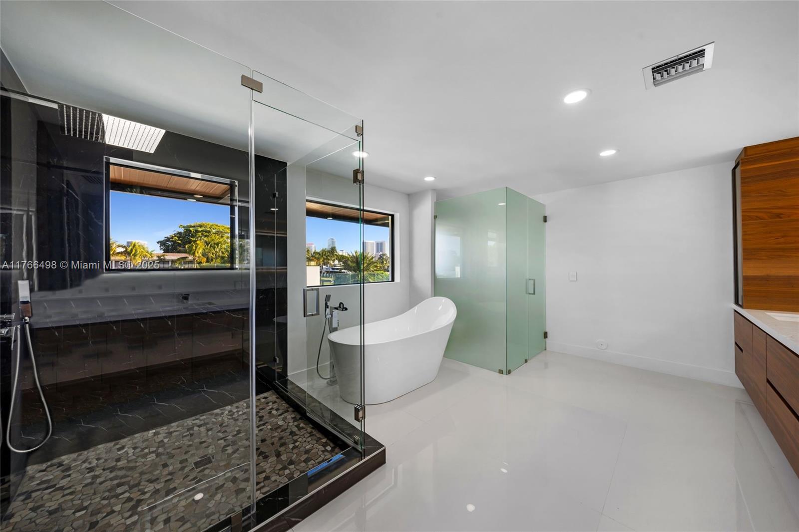 406 Holiday Dr Hallandale Beach, FL 33009 406 Holiday Dr Hallandale Beach, FL 33009