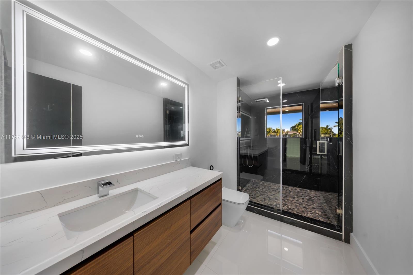 406 Holiday Dr Hallandale Beach, FL 33009 406 Holiday Dr Hallandale Beach, FL 33009