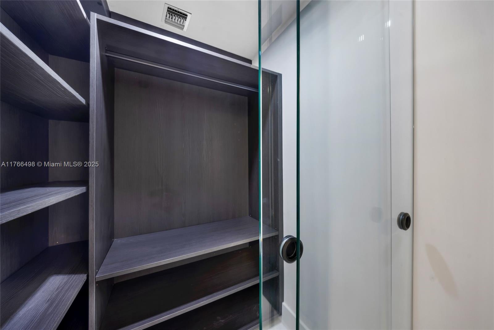 406 Holiday Dr Hallandale Beach, FL 33009 406 Holiday Dr Hallandale Beach, FL 33009