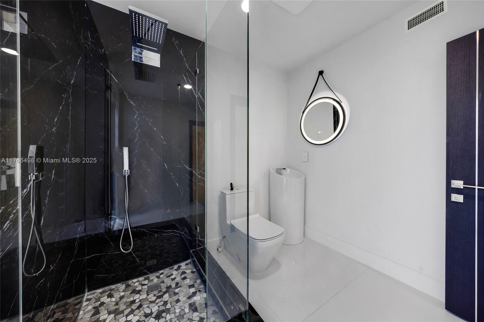 406 Holiday Dr Hallandale Beach, FL 33009 406 Holiday Dr Hallandale Beach, FL 33009