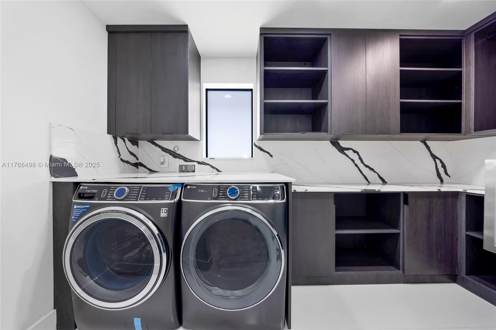 406 Holiday Dr Hallandale Beach, FL 33009 406 Holiday Dr Hallandale Beach, FL 33009