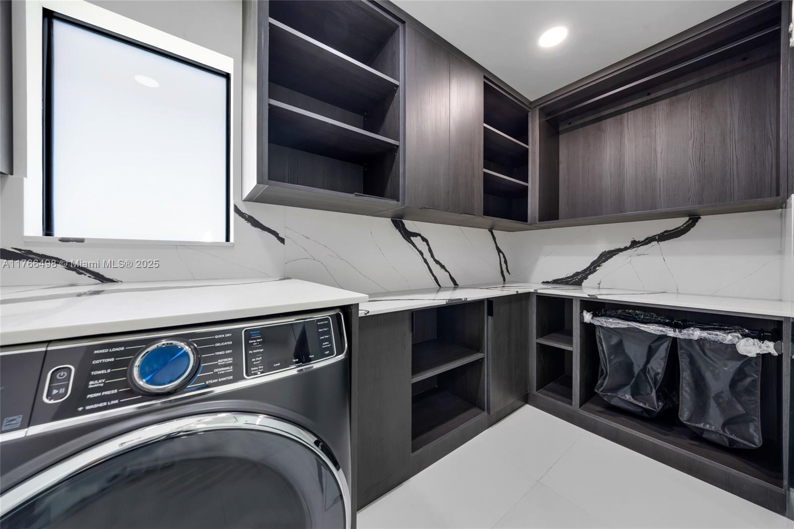 406 Holiday Dr Hallandale Beach, FL 33009 406 Holiday Dr Hallandale Beach, FL 33009