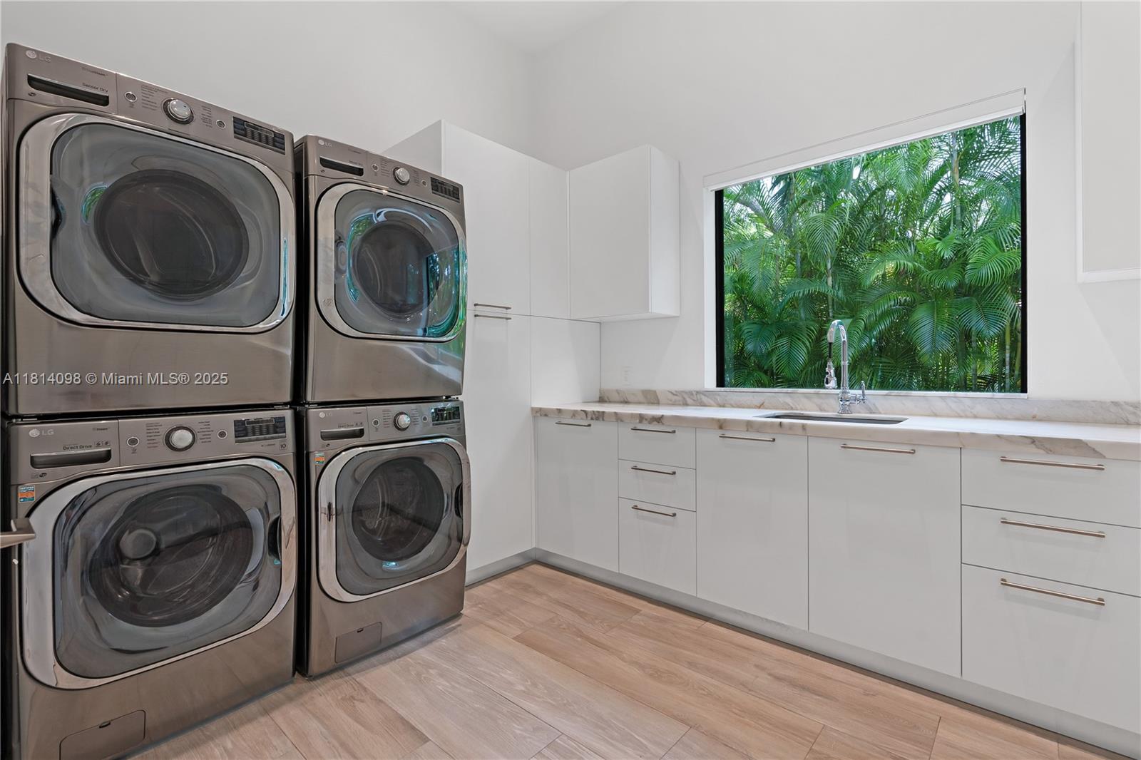 9505 SW 63rd Ct Pinecrest, FL 33156