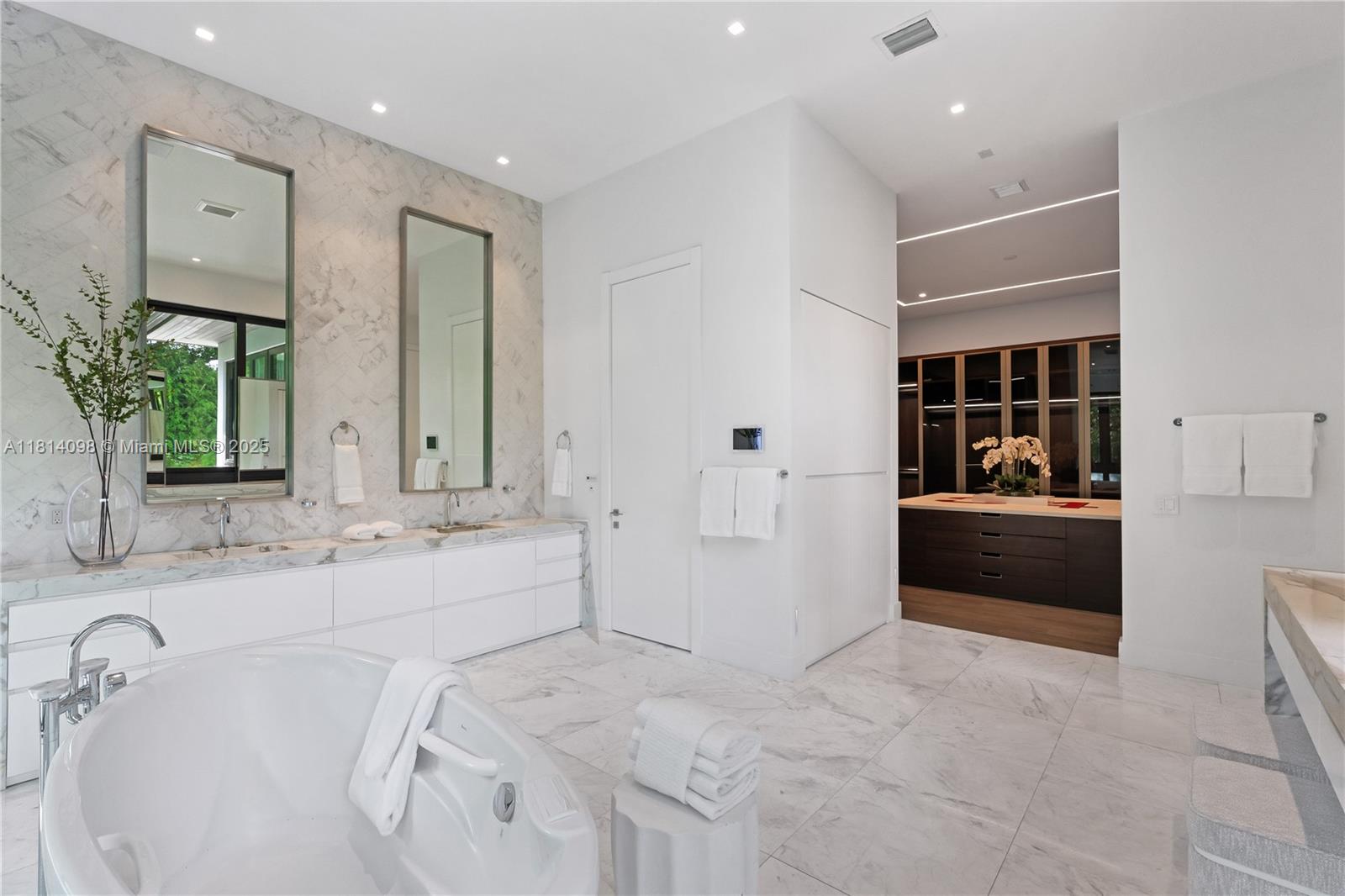 9505 SW 63rd Ct Pinecrest, FL 33156