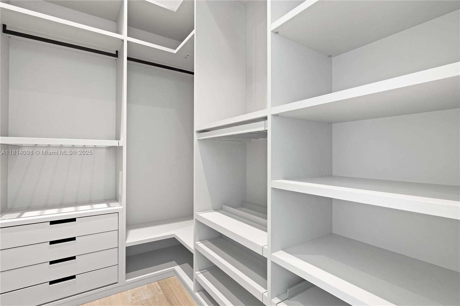 9505 SW 63rd Ct Pinecrest, FL 33156