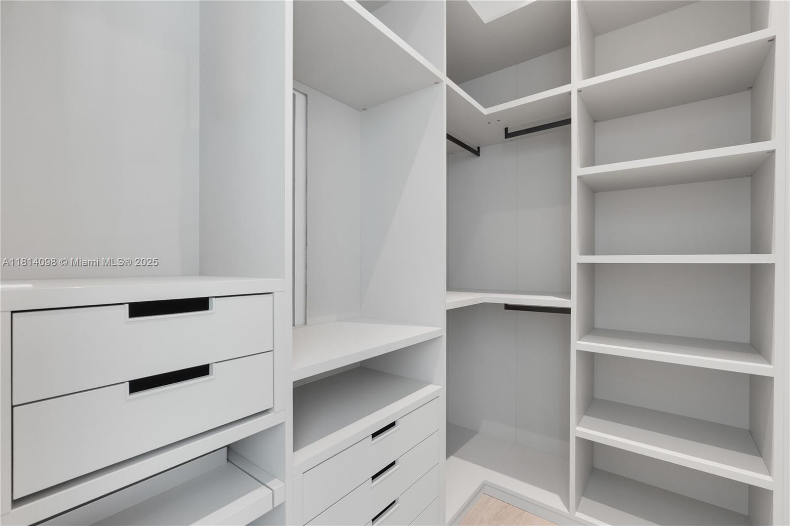 9505 SW 63rd Ct Pinecrest, FL 33156