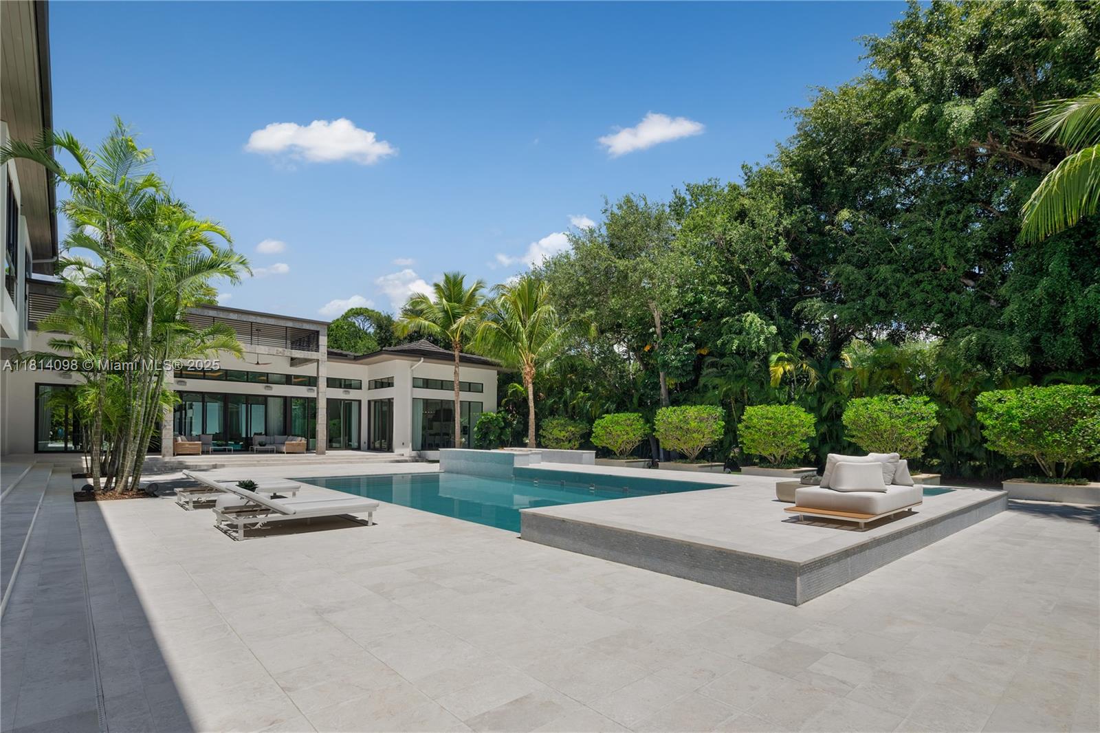 9505 SW 63rd Ct Pinecrest, FL 33156