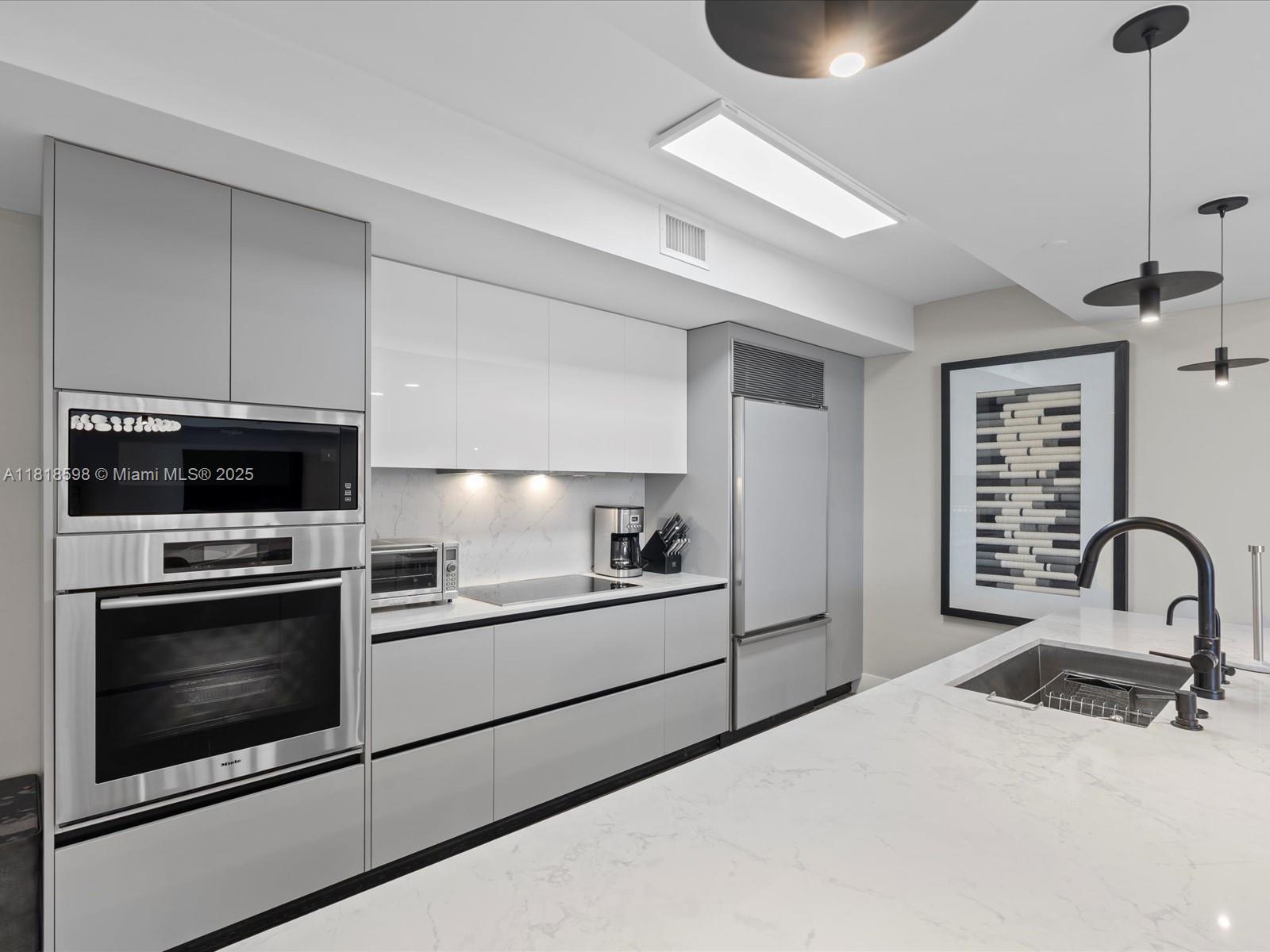 image Ocean Four Condo16