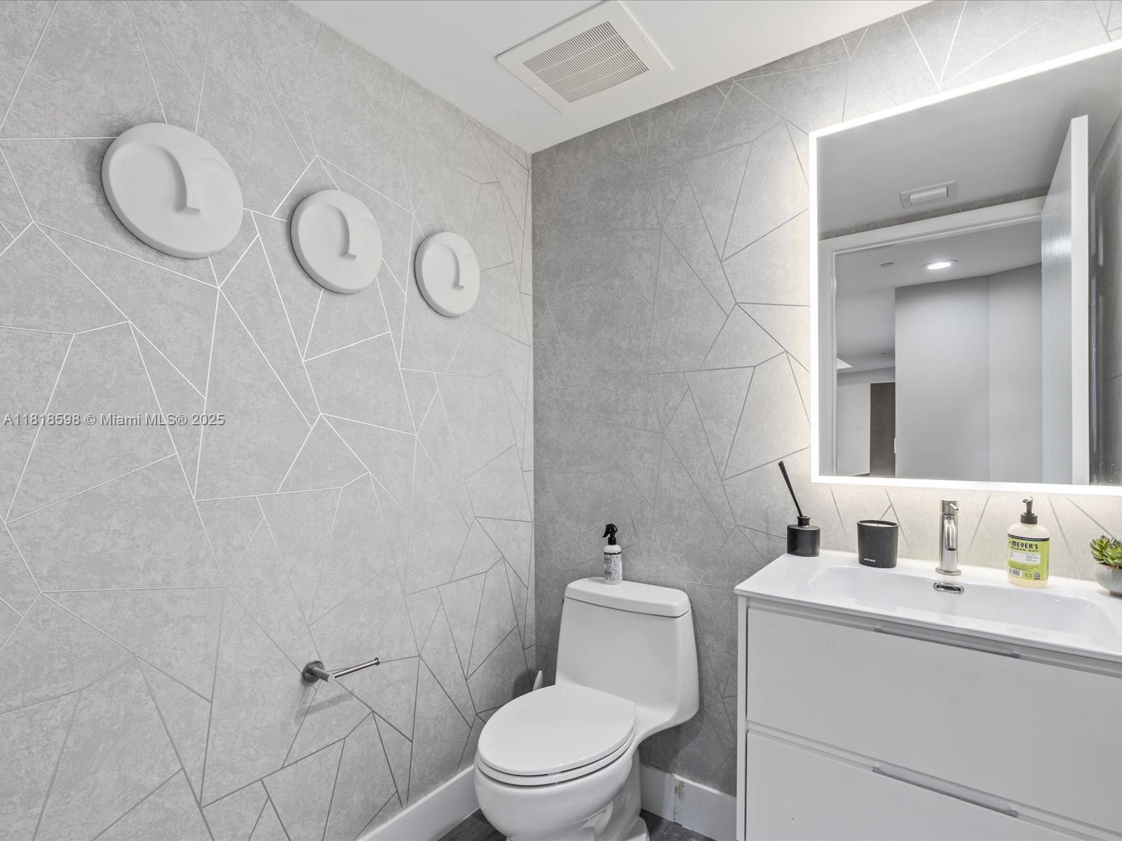 image Ocean Four Condo20