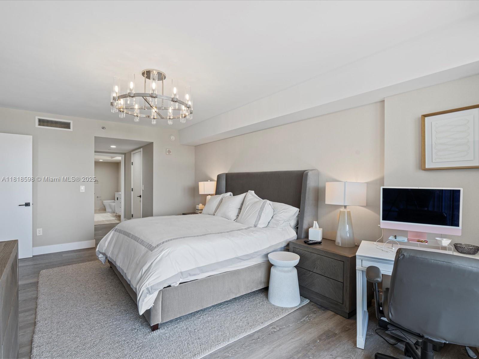 image Ocean Four Condo24