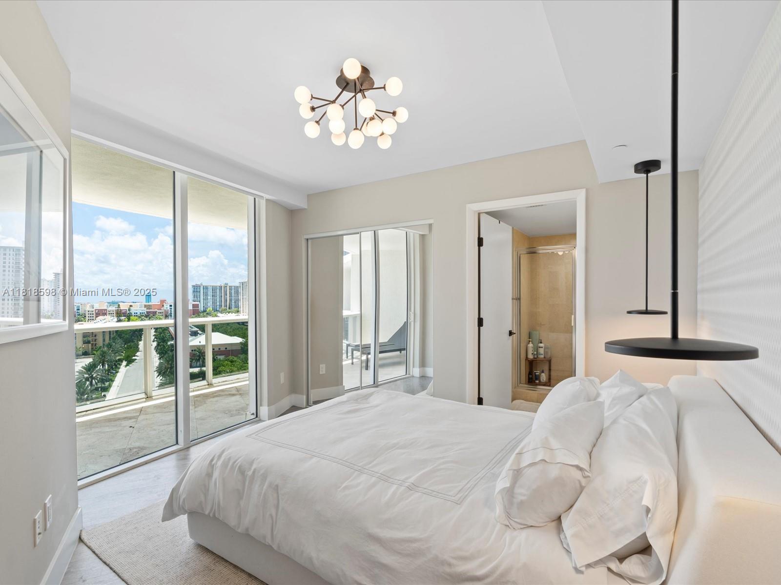 image Ocean Four Condo30