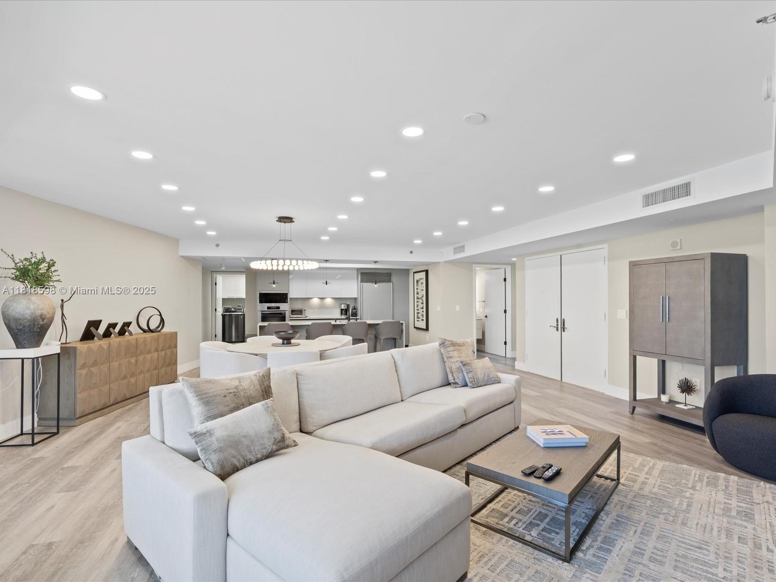 image Ocean Four Condo4