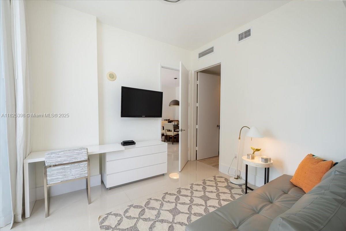 image Tdr Tower Iii Condo9