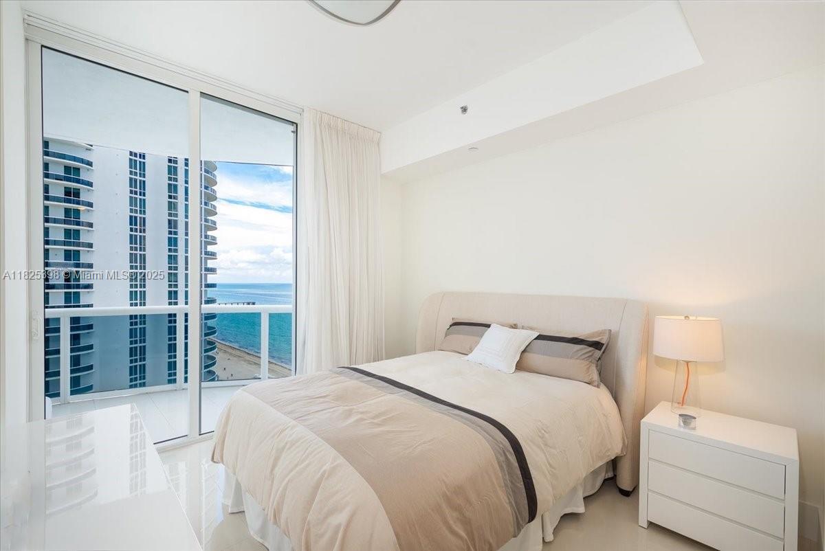 image Tdr Tower Iii Condo17