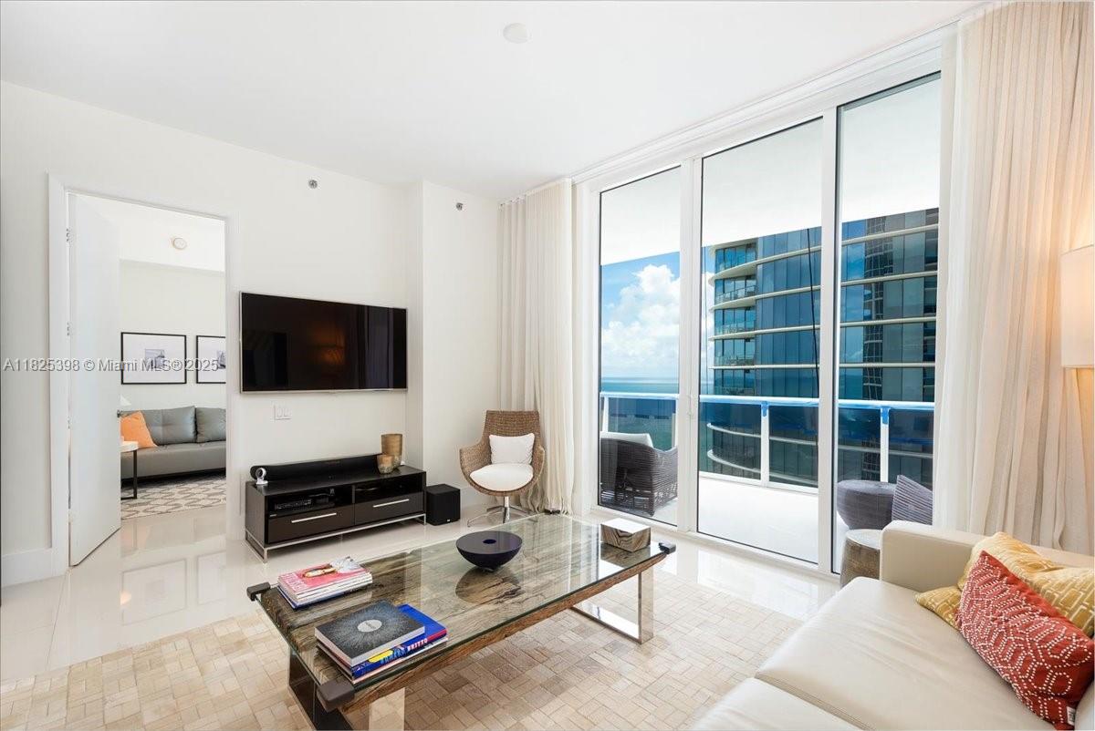 image Tdr Tower Iii Condo5