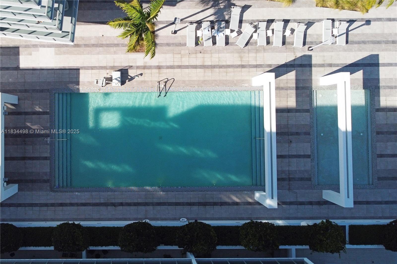 image Quadro Residences1