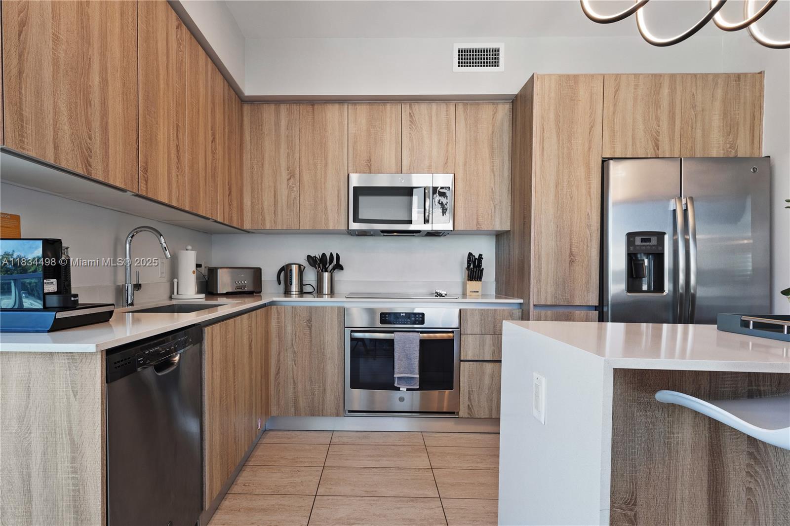 image Quadro Residences6