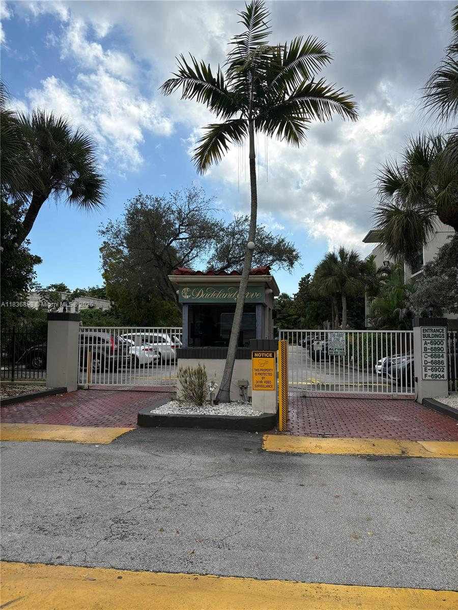 6900 N Kendall Dr #A102 Pinecrest, FL 33156