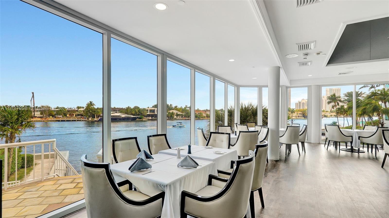 image Hamptons West36