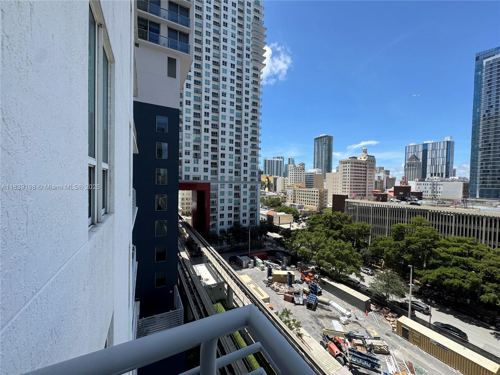 image The Loft Downtown Condo9