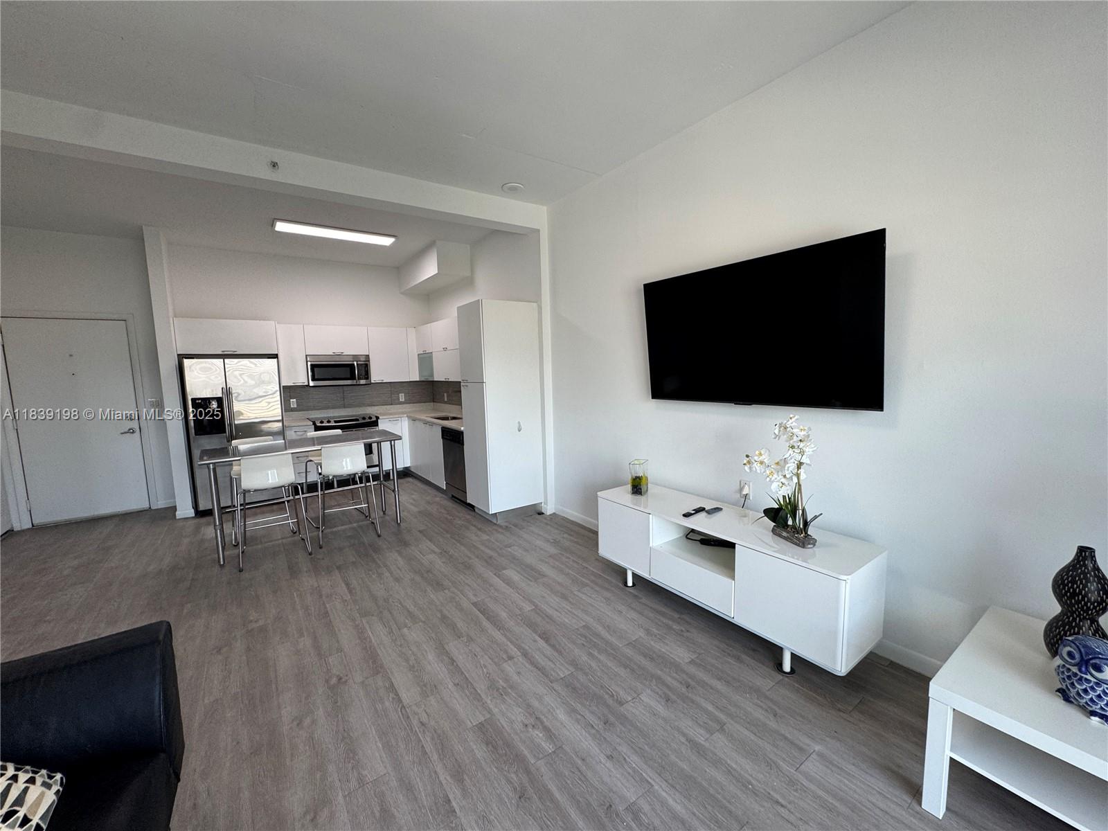 image The Loft Downtown Condo12