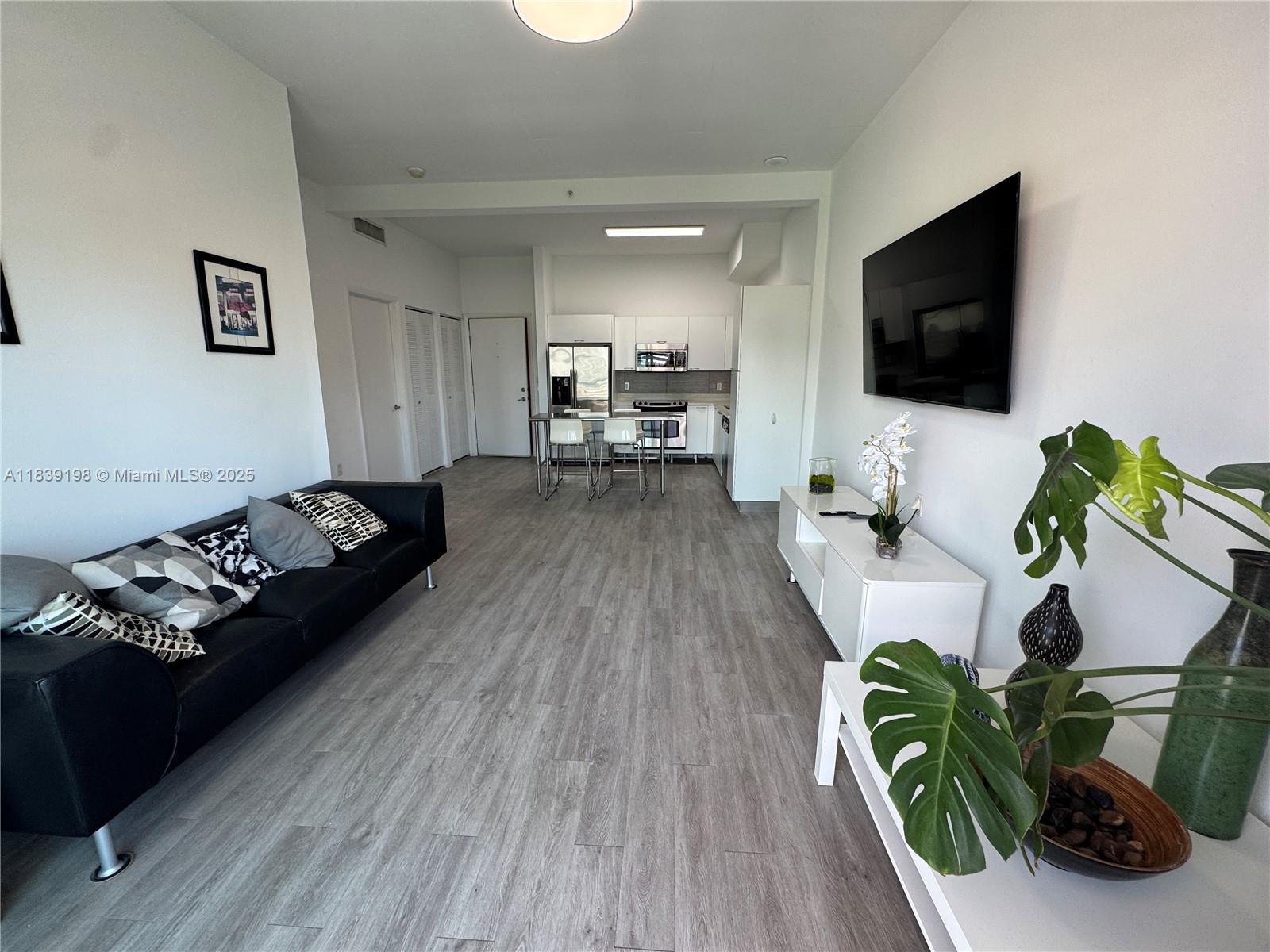image The Loft Downtown Condo13