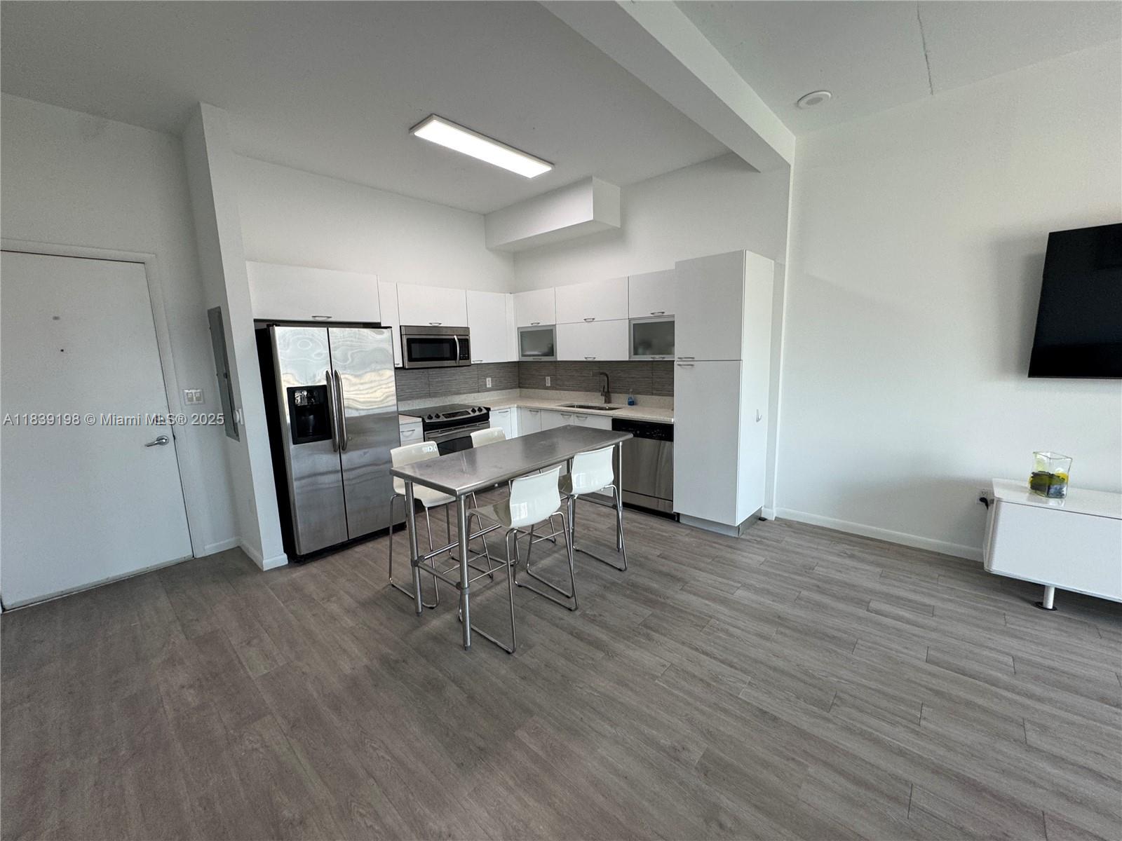 image The Loft Downtown Condo18