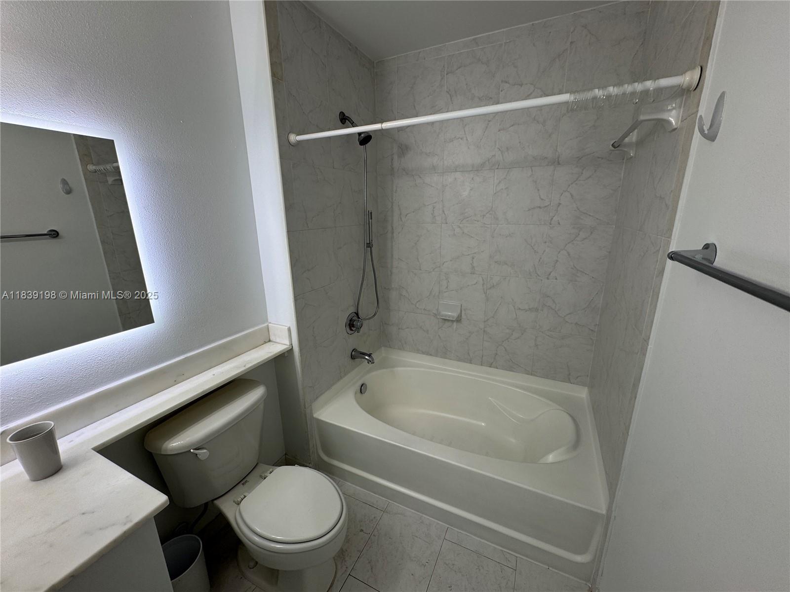 image The Loft Downtown Condo19
