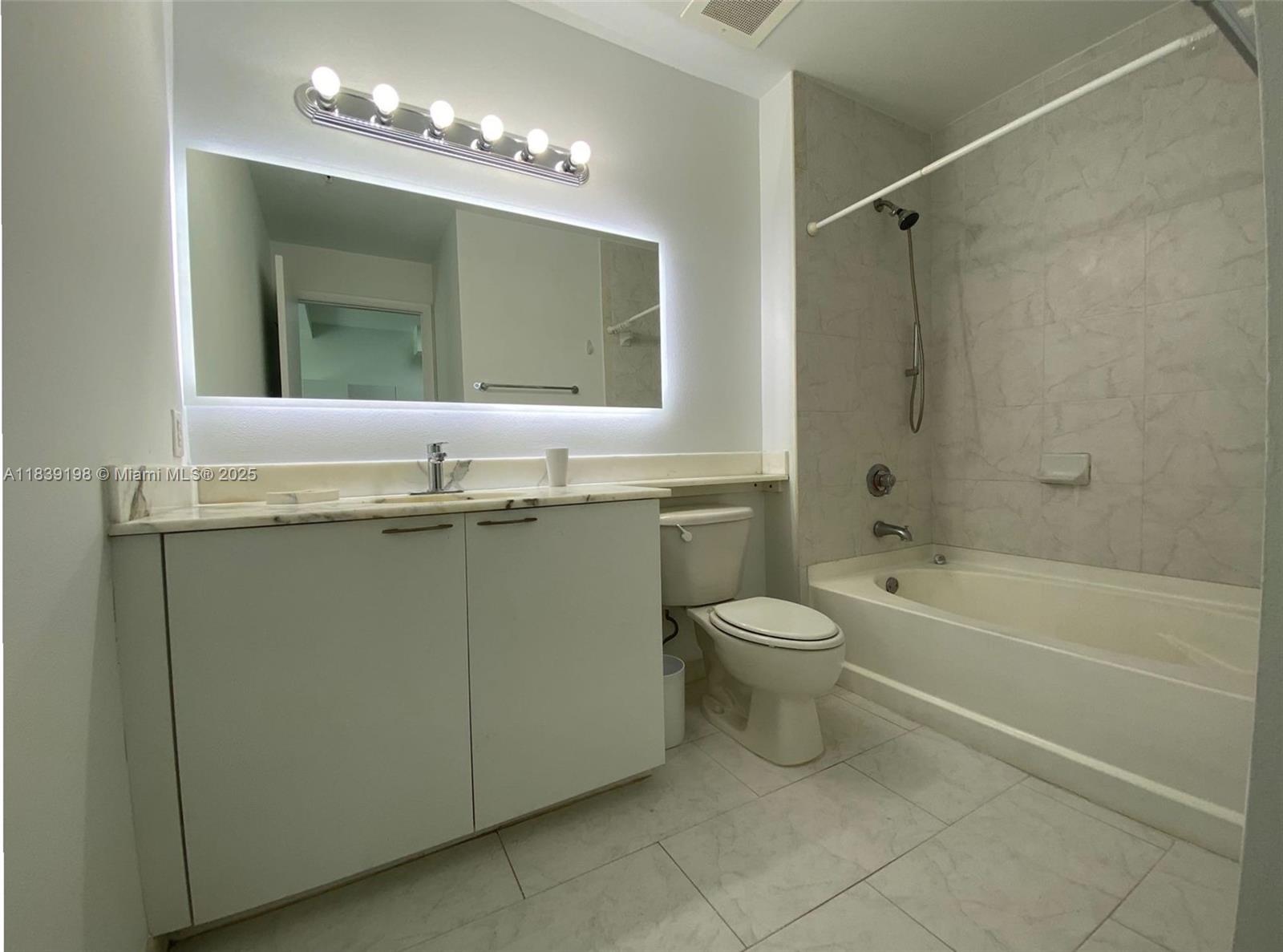 image The Loft Downtown Condo22