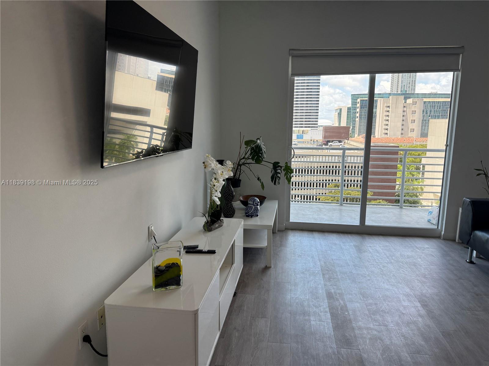 image The Loft Downtown Condo24