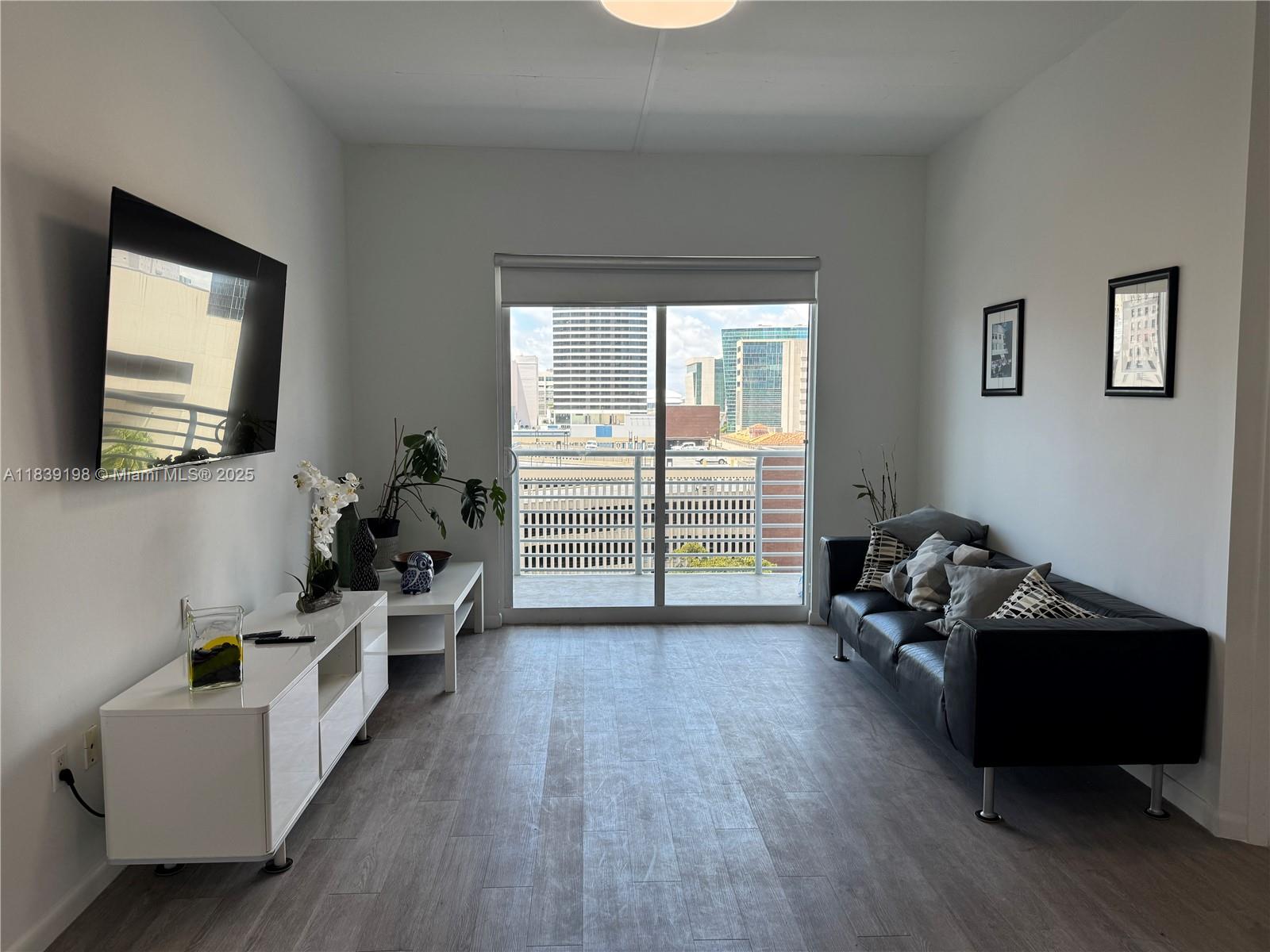image The Loft Downtown Condo25