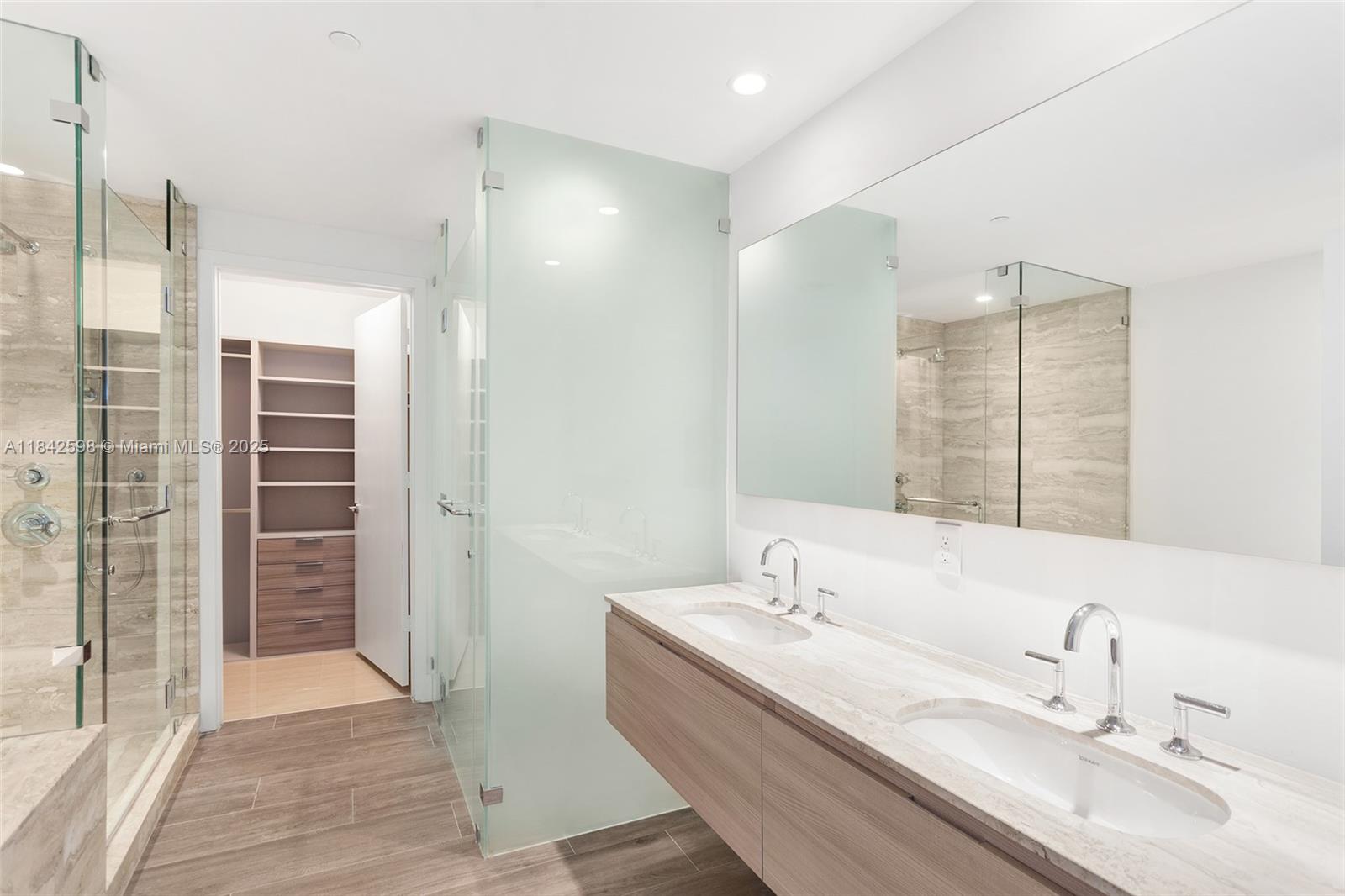 image Biscayne Beach Condo4
