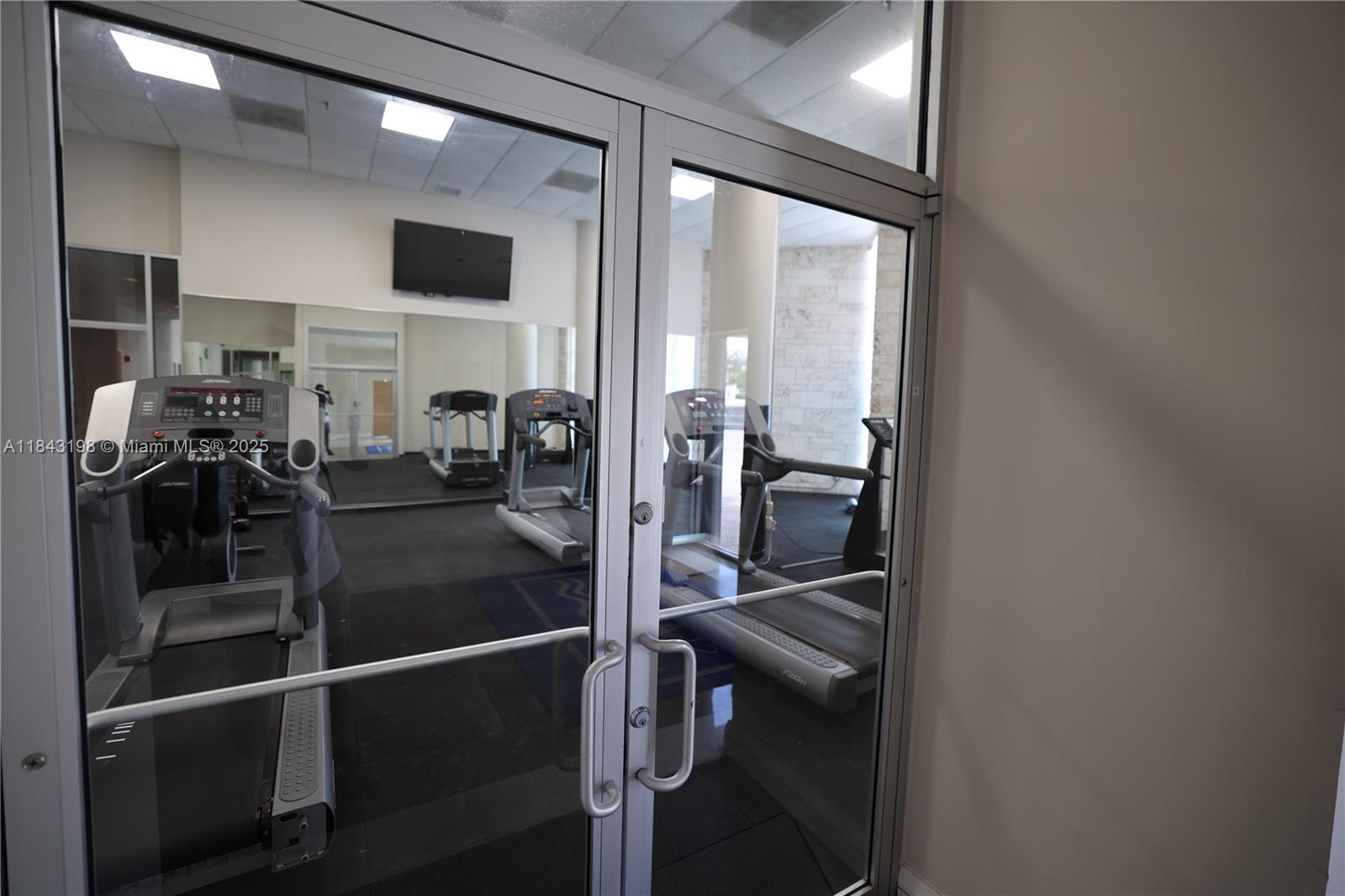 5151 Collins Ave #927,Miami Beach, FL 33140