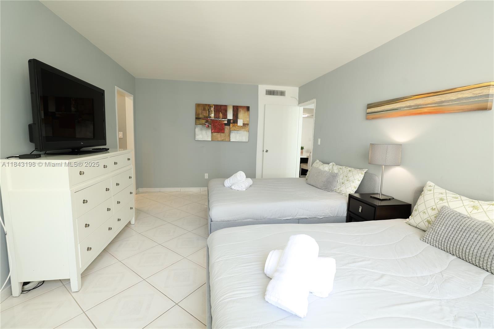 5151 Collins Ave #927,Miami Beach, FL 33140