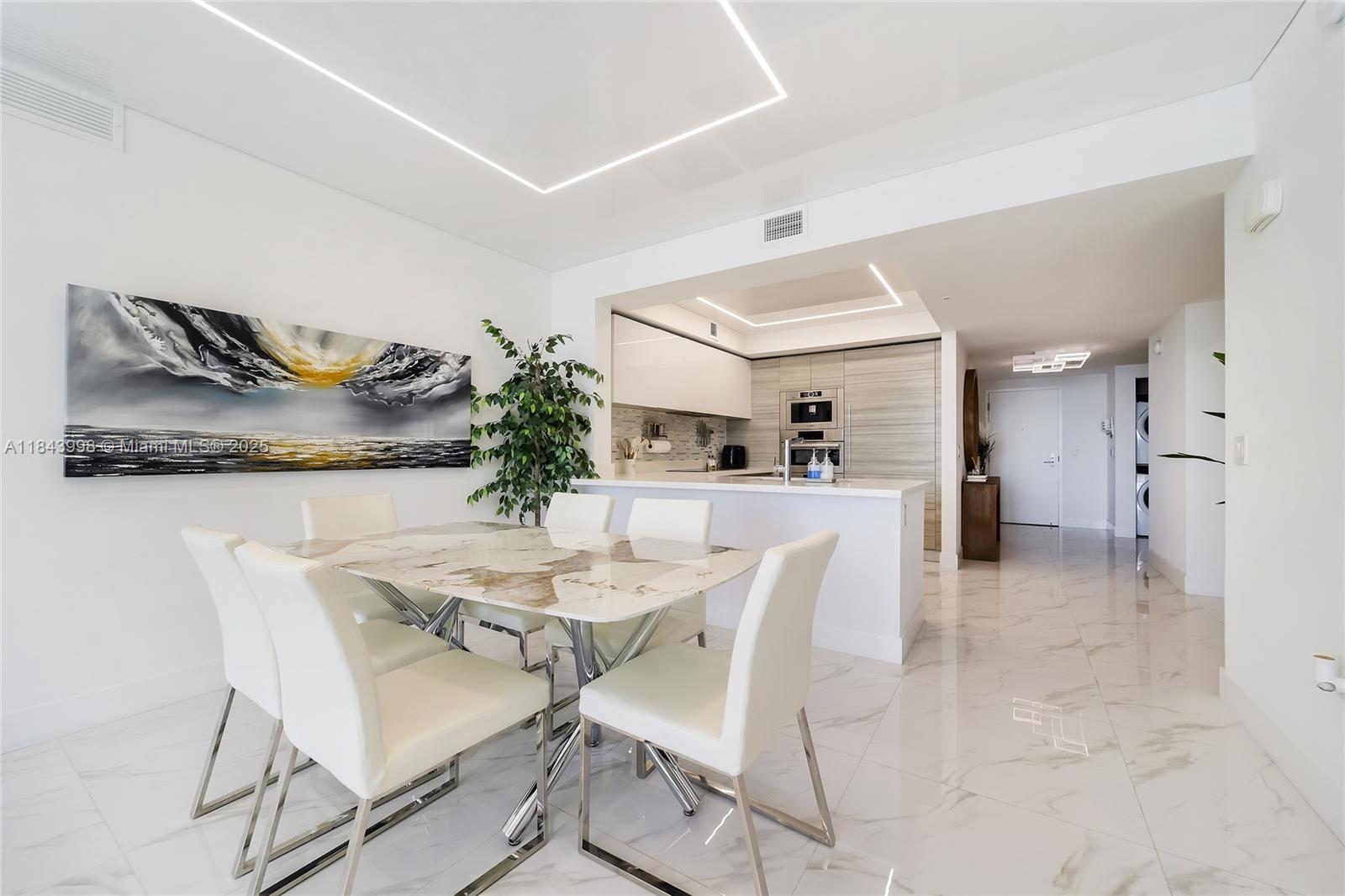 image Parque Towers Condo11